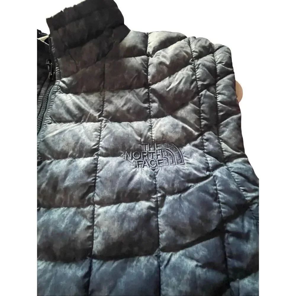 The North Face Mens Black Camouflage Thermoball Quilted Vest Size Medium